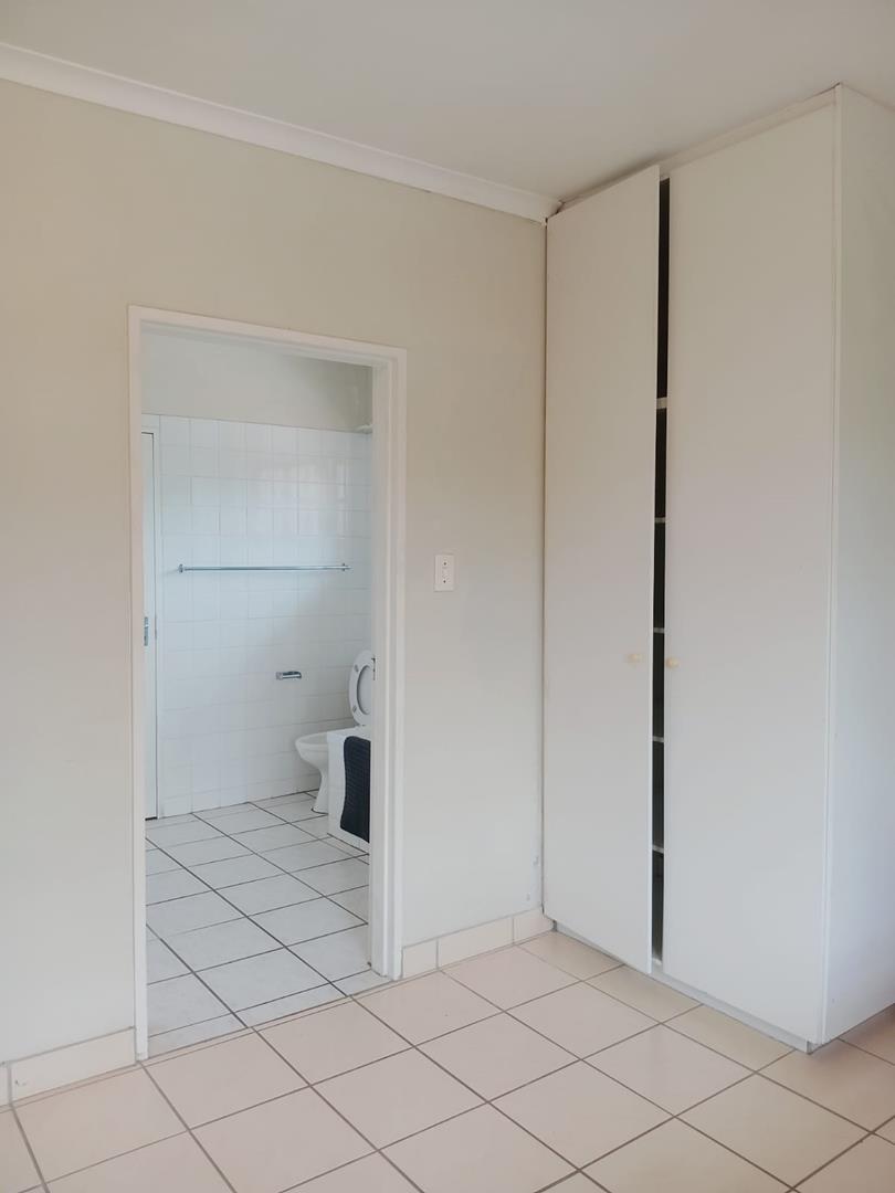 To Let 1 Bedroom Property for Rent in Rondebosch Western Cape